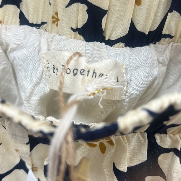 By Together Find Me Floral Set Tank & Shorts Size Large NWT - Picture 10 of 16